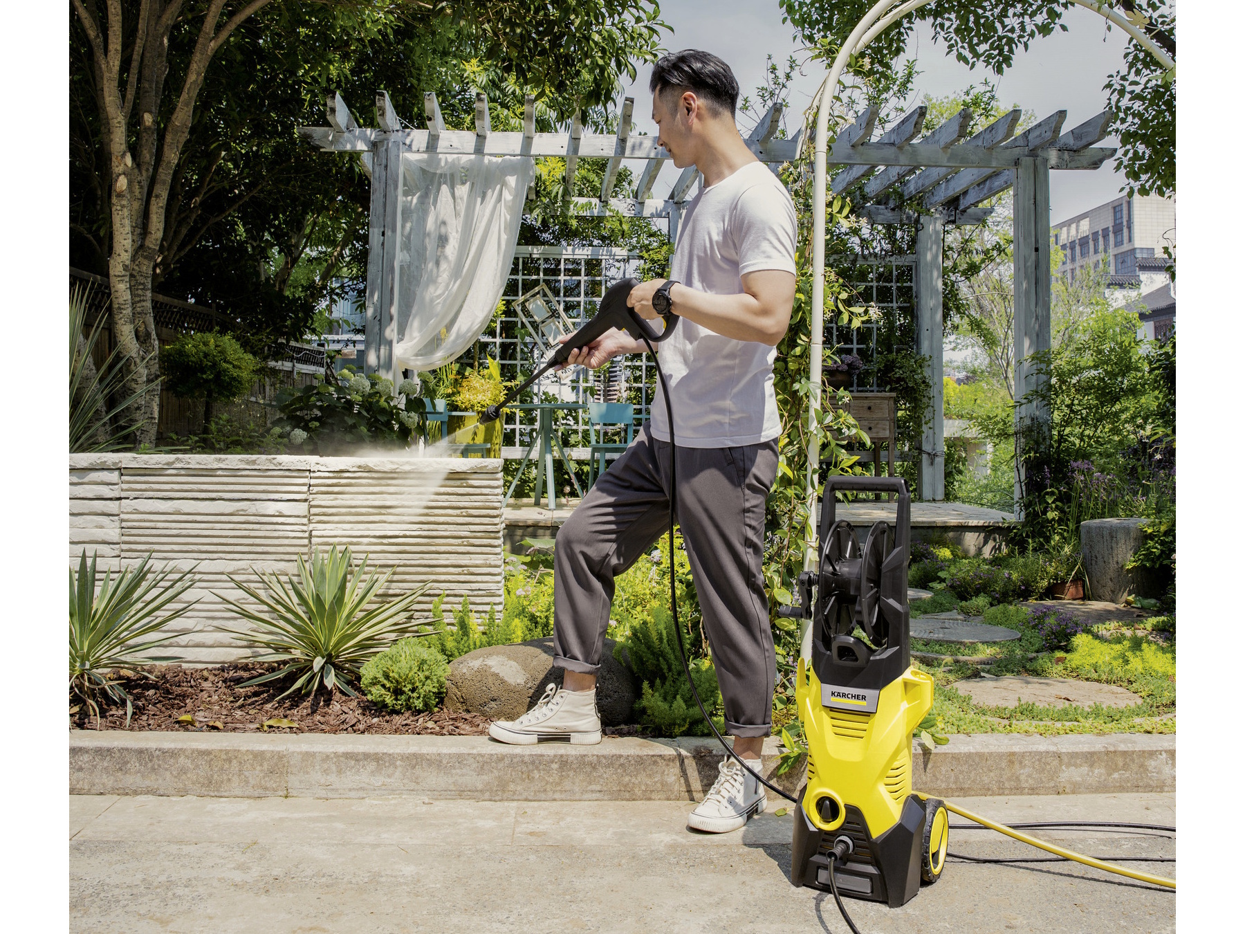 Máy phun rửa áp lực cao Karcher 