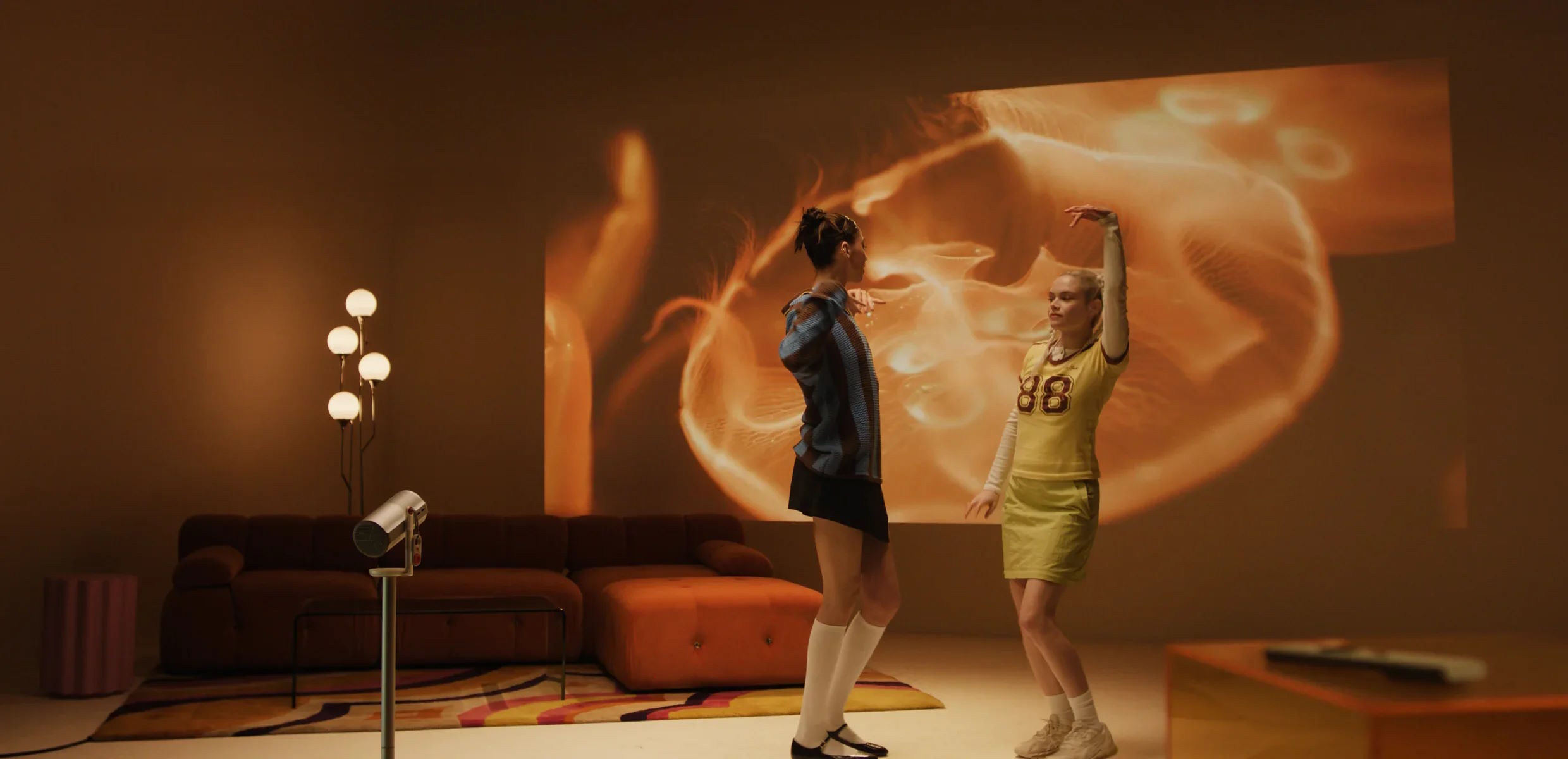 Thiết kế tối giản, nhỏ gọn và sang trọng Máy chiếu Xgimi Mogo 4 Laser