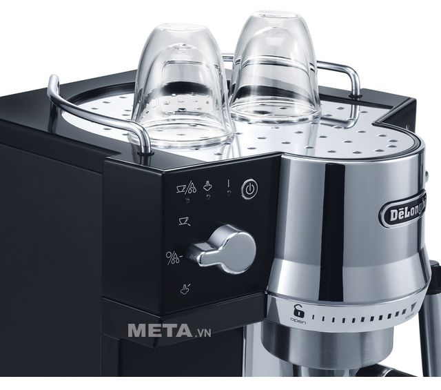 Máy phà cà phê Delonghi EC820.B có chức năng giữ ấm tách