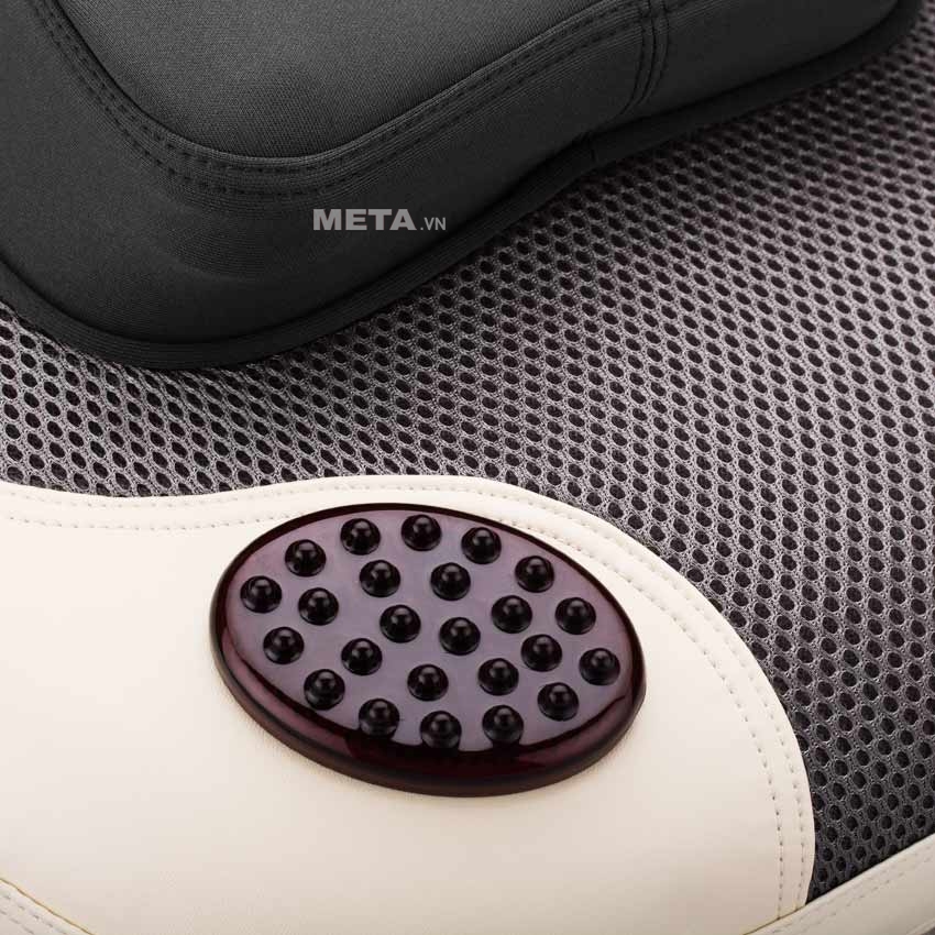 Đệm massage xoa bóp Max-632 thiết kế bề mặt vô cùng thoáng khí. Đệm massage xoa bóp Max-632 thiết kế bề mặt vô cùng thoáng khí.
