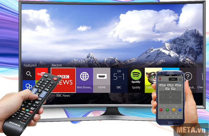 Tivi màn hình cong Samsung 48 inch Full HD UA48J6300 có thể kết nối với điện thoại thông minh.