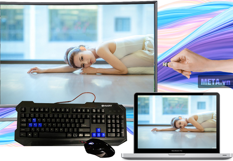 Tivi màn hình cong Samsung 48 inch Full HD UA48J6300 có thể kết nối qua cổng USB dễ dàng.