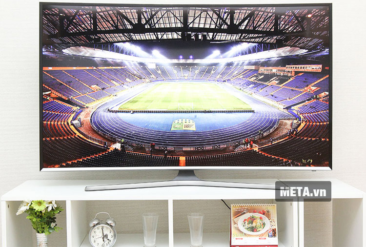 Tivi màn hình cong Samsung 55 inch Full HD UA55J6300 với thiết kế hiện đại.