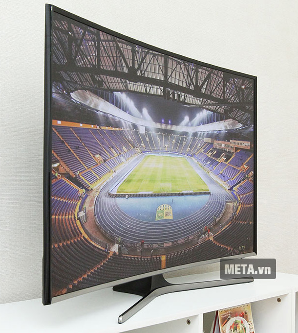 Tivi màn hình cong Samsung 55 inch Full HD UA55J6300 với thiết kế hiện đại.