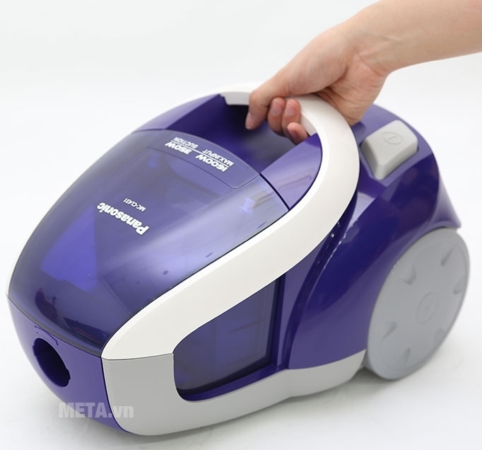 Máy được thiết kế có tay cầm thời trang nên dễ dàng di chuyển.