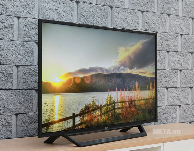 Kích thước vừa phải của tivi Sony phù hợp mọi không gian nội thất.