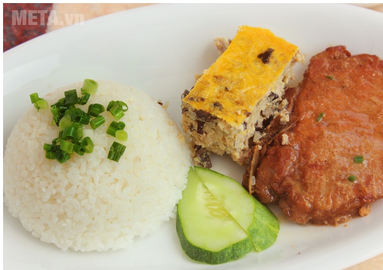 Gạo sạch Hoa Lúa (nhãn xanh) 5kg mang đến bữa cơm nóng hổi, dẻo thơm.