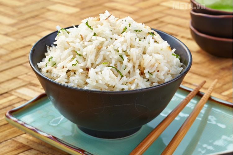 Gạo đặc sản vùng cao Thái Dương 2kg với hạt gạo dẻo, thơm.
