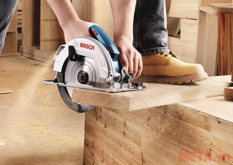 Máy cưa đĩa Bosch GKS 7000 an toàn khi sử dụng.