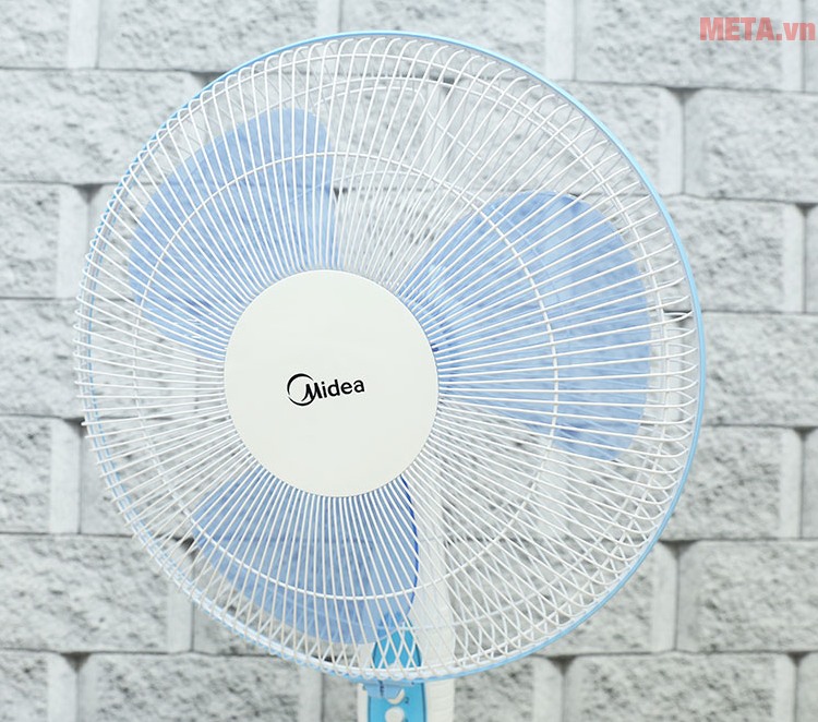 Quạt đứng Midea FS40-11V với thiết kế lồng quạt chắc chắn.