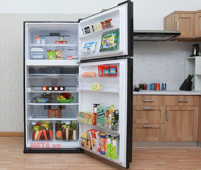 Tủ lạnh 585 lít Sharp SJ-XP590PG-BK có dung tích lớn, phù hợp cho gia đình đông người