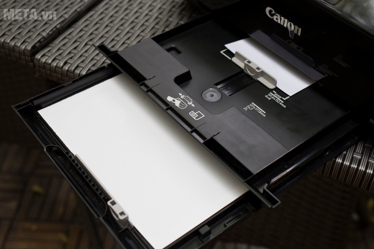 Máy in đa chức năng Canon Pixma MG7170 với khay đựng giấy.