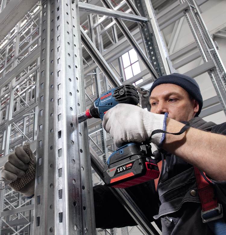 Máy vặn vít động lực dùng pin Bosch GDX 18V Li sử dụng hiệu quả trong công việc. Máy vặn vít động lực dùng pin Bosch GDX 18V Li sử dụng hiệu quả trong công việc.