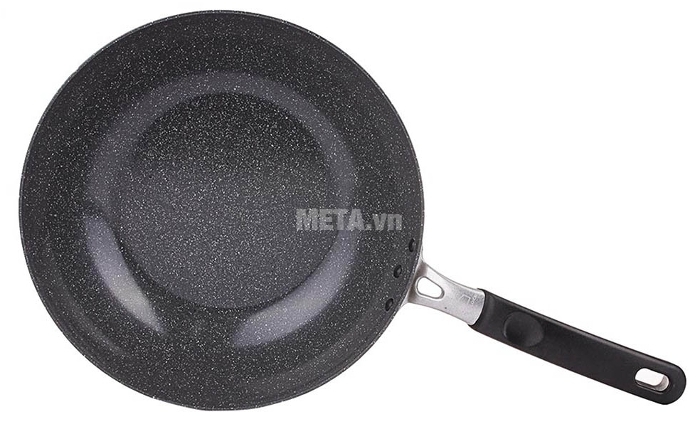 Chảo đá sâu lòng Cookplus 28cm Lock&Lock LHB6285-IH có kích thước lớn nên xào được nhiều thực phẩm hơn. Chảo đá sâu lòng Cookplus 28cm Lock&Lock LHB6285-IH có kích thước lớn nên xào được nhiều thực phẩm hơn.