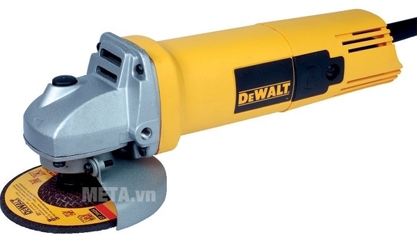 Máy mài góc 100mm 680W DeWalt DW810 dễ dàng điều khiển và kiểm soát những đường mài theo ý mình.