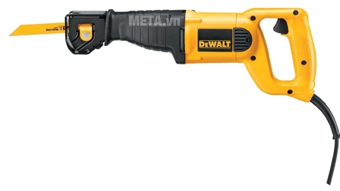 Máy cưa kiếm DeWalt DW304PK cho khả năng cưa mạnh mẽ, cắt sâu tuyệt đối, hiệu quả sử dụng cao.