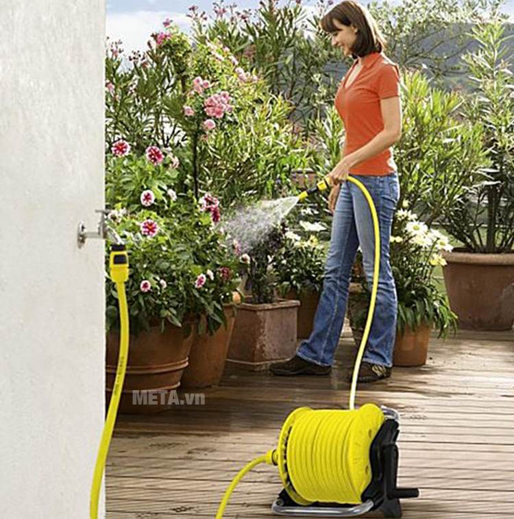Phụ kiện máy rửa xe Karcher - Cuộn dây nối dài chắc chắn và bền bỉ.