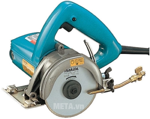 Máy cắt đá Makita 4100NH nhanh chóng thay lưỡi cắt.