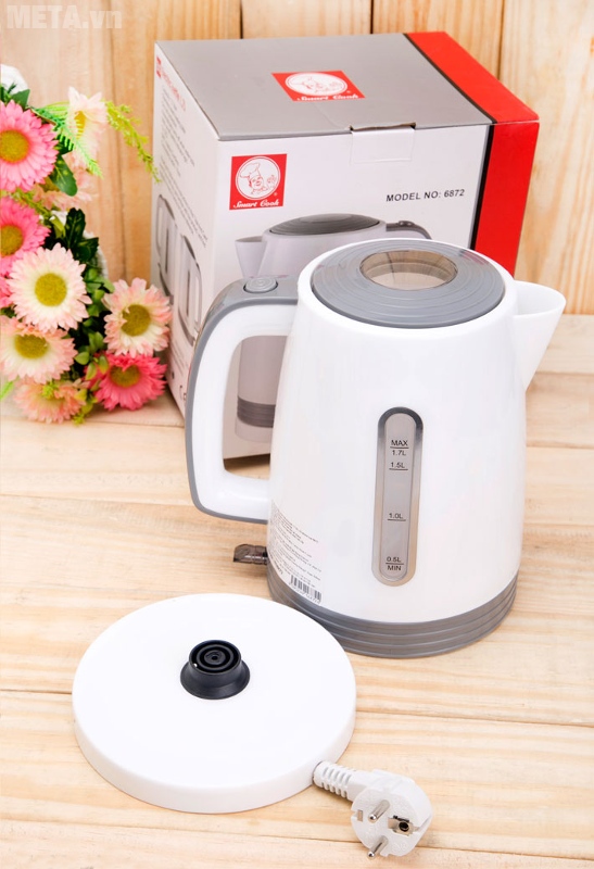 Ấm siêu tốc SmartCook 1,7L SM6872 có vỏ hộp sang trọng. Ấm siêu tốc SmartCook 1,7L SM6872 có vỏ hộp sang trọng.