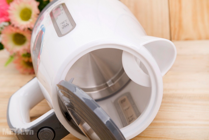 Lòng ấm siêu tốc SmartCook 1,7L SM6872 được làm bằng chất liệu an toàn cho sức khỏe. Lòng ấm siêu tốc SmartCook 1,7L SM6872 được làm bằng chất liệu an toàn cho sức khỏe.