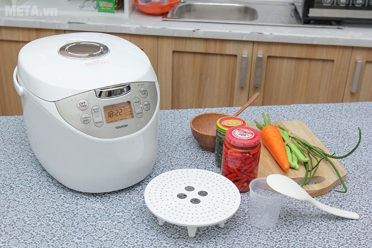 Nồi cơm điện tử Toshiba 1.8L RC-18NAF(W)VN có quai xách tiện dụng. Nồi cơm điện tử Toshiba 1.8L RC-18NAF(W)VN có quai xách tiện dụng.