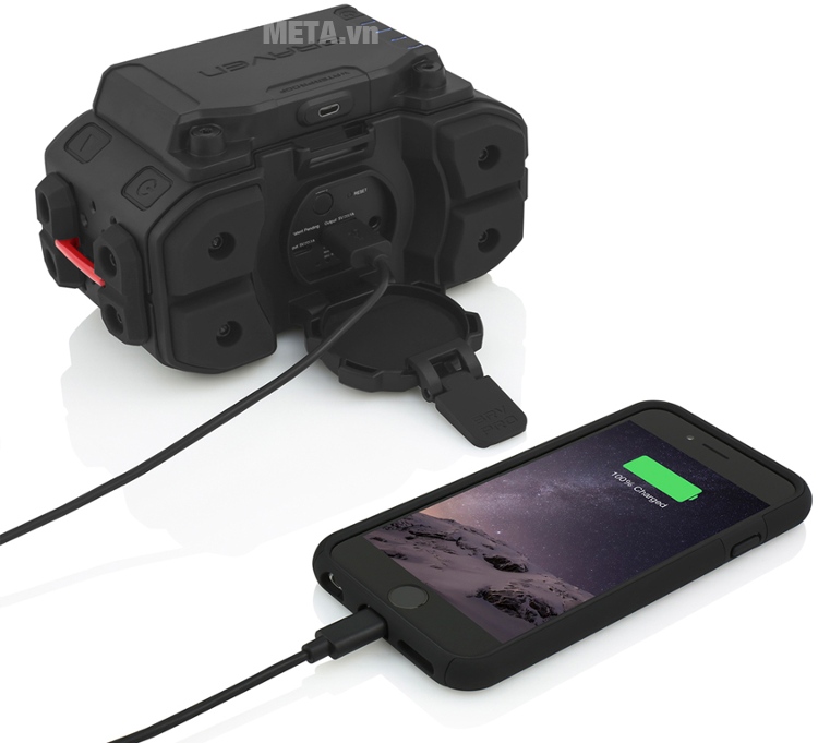 Loa Braven BRV Pro có thể kết nối với điện thoại di động dễ dàng.