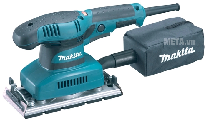 Máy chà nhám rung Makita BO3711 có trang bị hệ thống hút bụi.