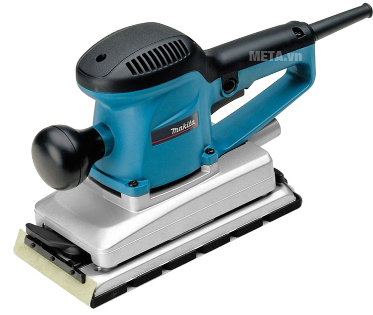 Máy chà nhám rung Makita BO4901 kẹp giấy nhám rất chắc chắn.