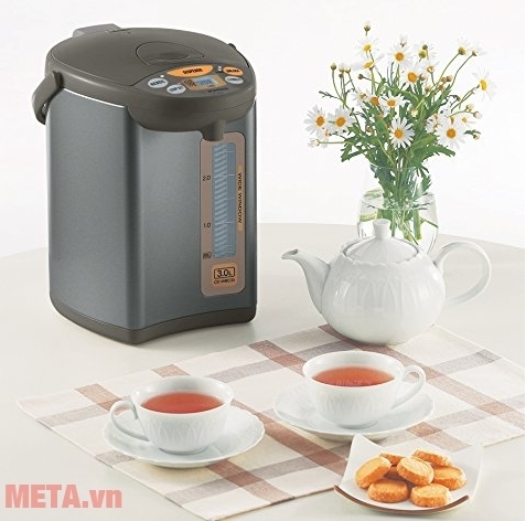 Bình thủy điện Zojirushi CD-WBQ30 dung tích 3 lít đáp ứng đủ nhu cầu nước nóng cho cả gia đình.
