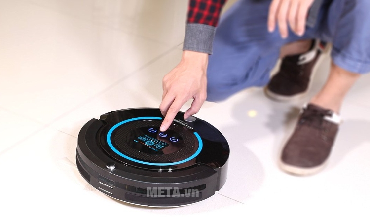 Robot hút bụi thông minh Lilin A338 có nút điều khiển cảm ứng. Robot hút bụi thông minh Lilin A338 có nút điều khiển cảm ứng.