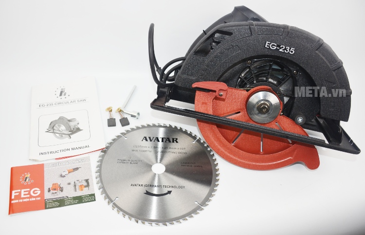 Máy cưa tròn FEG EG-235 cho đường cắt nhanh và sắc bén.
