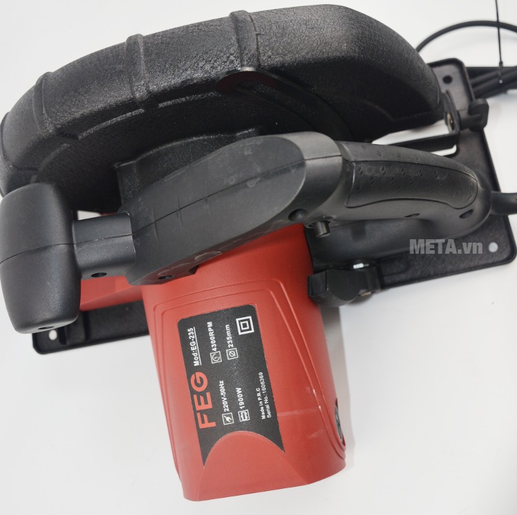 Máy cưa tròn FEG EG-235 có tay cầm bằng nhựa