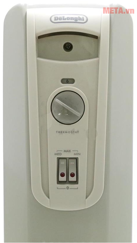 Máy sưởi dầu Delonghi KH771120 (11 thanh sưởi) với nút điều khiển hoạt động của máy. Máy sưởi dầu Delonghi KH771120 (11 thanh sưởi)