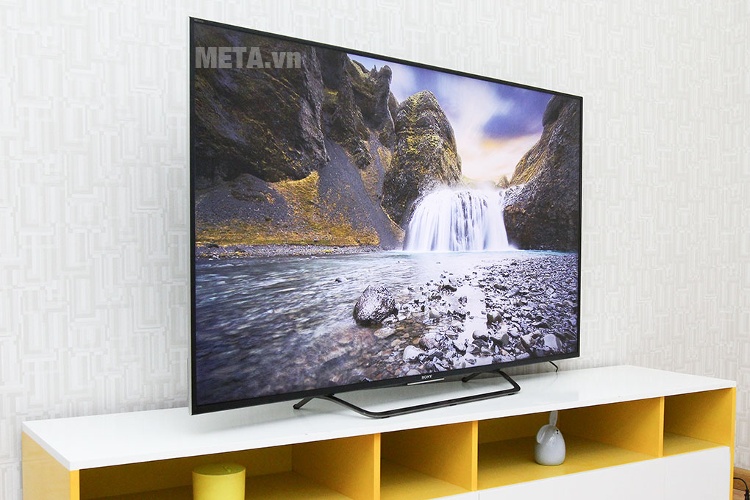 Smart Tivi 3D Sony KDL-65W850C 65 inch Full HD có chân đế chắc chắn.