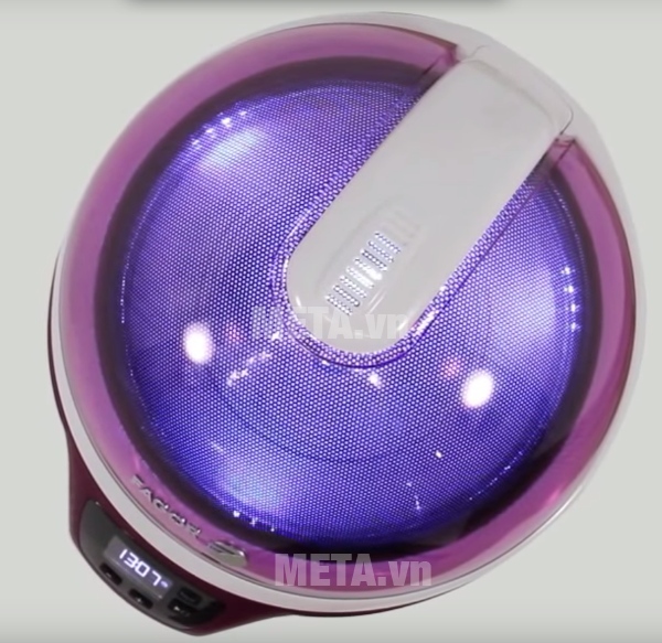 Lò vi sóng Fagor SPOUT-28UV có đèn sáng bên trong khoang lò.