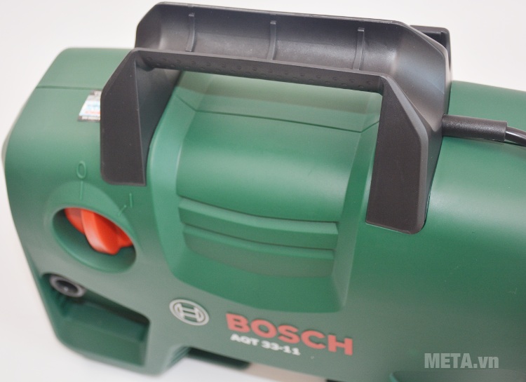 Máy rửa xe Bosch Aquatak-33-11 với thiết kế vỏ ngoài bằng nhựa cao cấp.