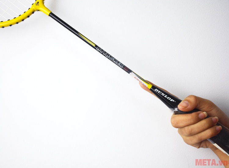 Vợt cầu lông Dunlop Attack 8 G1 với thiết kế thân vợt.