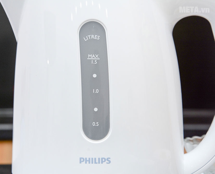 Ấm siêu tốc Philips HD4646 với dung tích bình 1,5 lít.