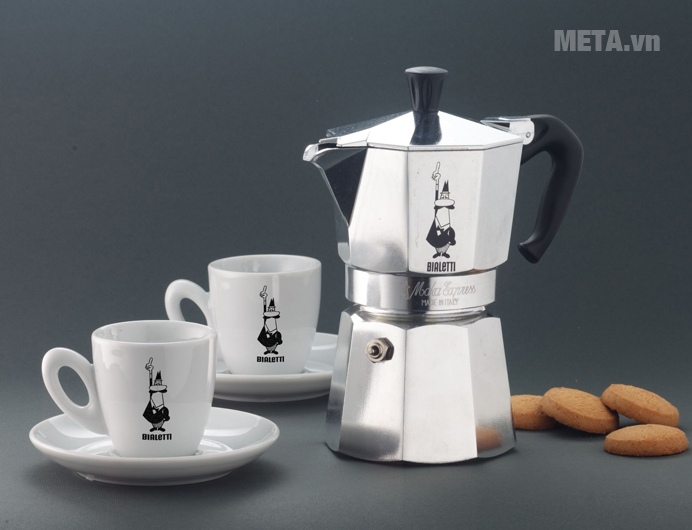 Ấm pha cà phê Bialetti Moka Express 4TZ BCM-1164 đem đến sự sang trọng cho không gian sử dụng.