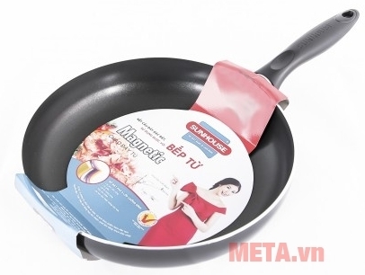 Chảo từ Sunhouse Magnetic Pan SH-M18 dùng cho bếp từ.