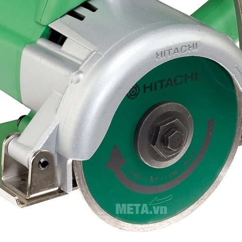 Máy cắt đá Hitachi CM4ST thiết kế lưỡi cắt có kích thuớc 110mm