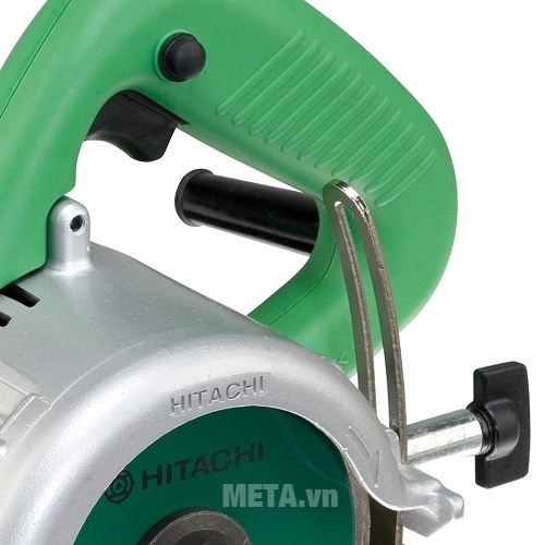 Máy cắt đá Hitachi CM4ST có tay cầm bằng nhựa 