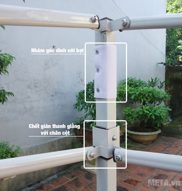 Khung nhà bạt di dộng 3m x 3m thiết kế chốt khóa chắc chắn.