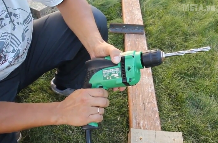 Máy khoan Hitachi D10VC2 cầm tay rất thoải mái