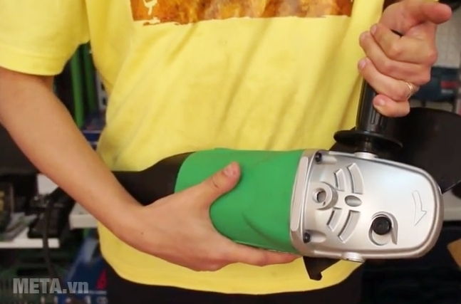 Máy mài góc Hitachi G23SS có đầu máy được làm bằng vật liệu cao cấp, cứng cáp.