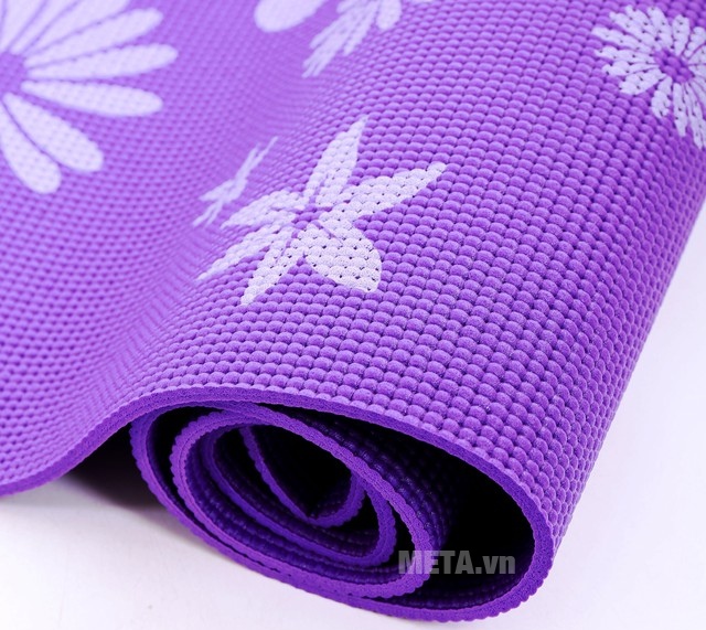 Thảm Yoga hoa WP2 với gam màu tím sang trọng.