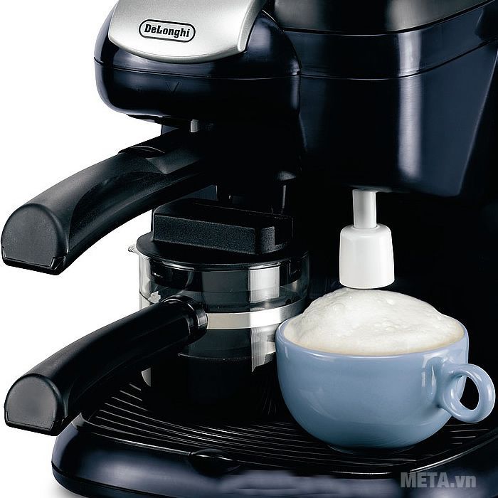 Máy pha cà phê Delonghi Steam Espresso EC9 có 1 vòi đánh hơi