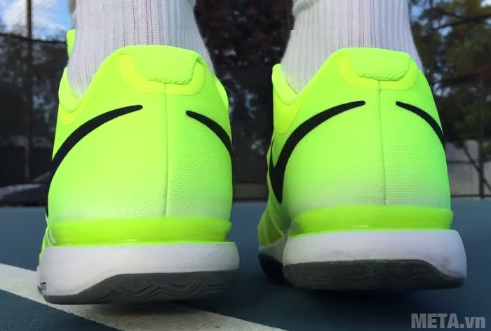 pGiày tennis nam Nike Zoom Vapor 9.5 Tour Volt 631458-701 làm bằng chất liệu cao cấp