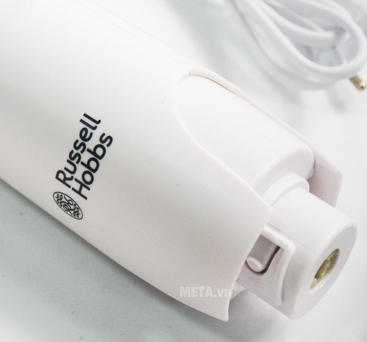 Máy xay sinh tố cầm tay Russell Hobbs Collection 22110-56 thiết kế lưỡi dao sắc.