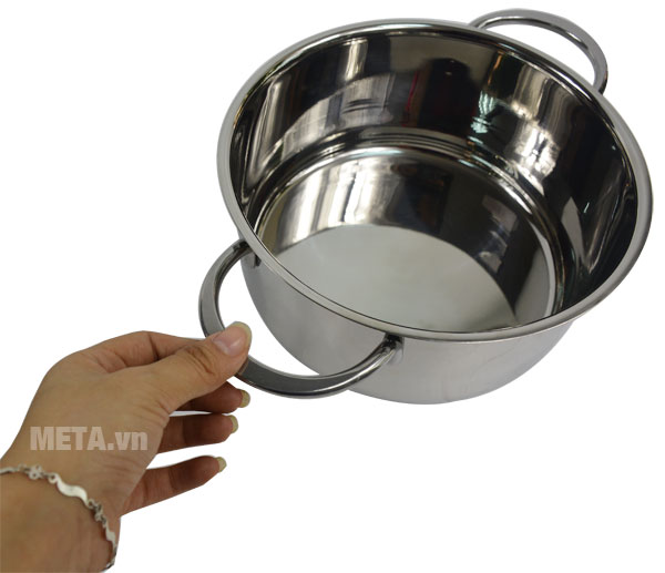 Bộ nồi Kangaroo KG182 làm bằng inox sáng bóng